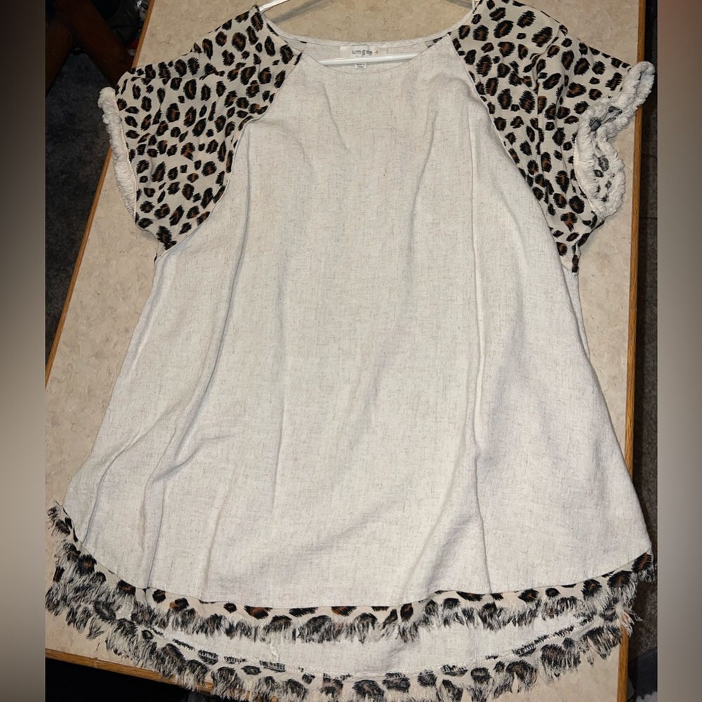1XL Umgee+ Berkley Linen Blend Animal Print Short Sleeve Top In Oatmeal